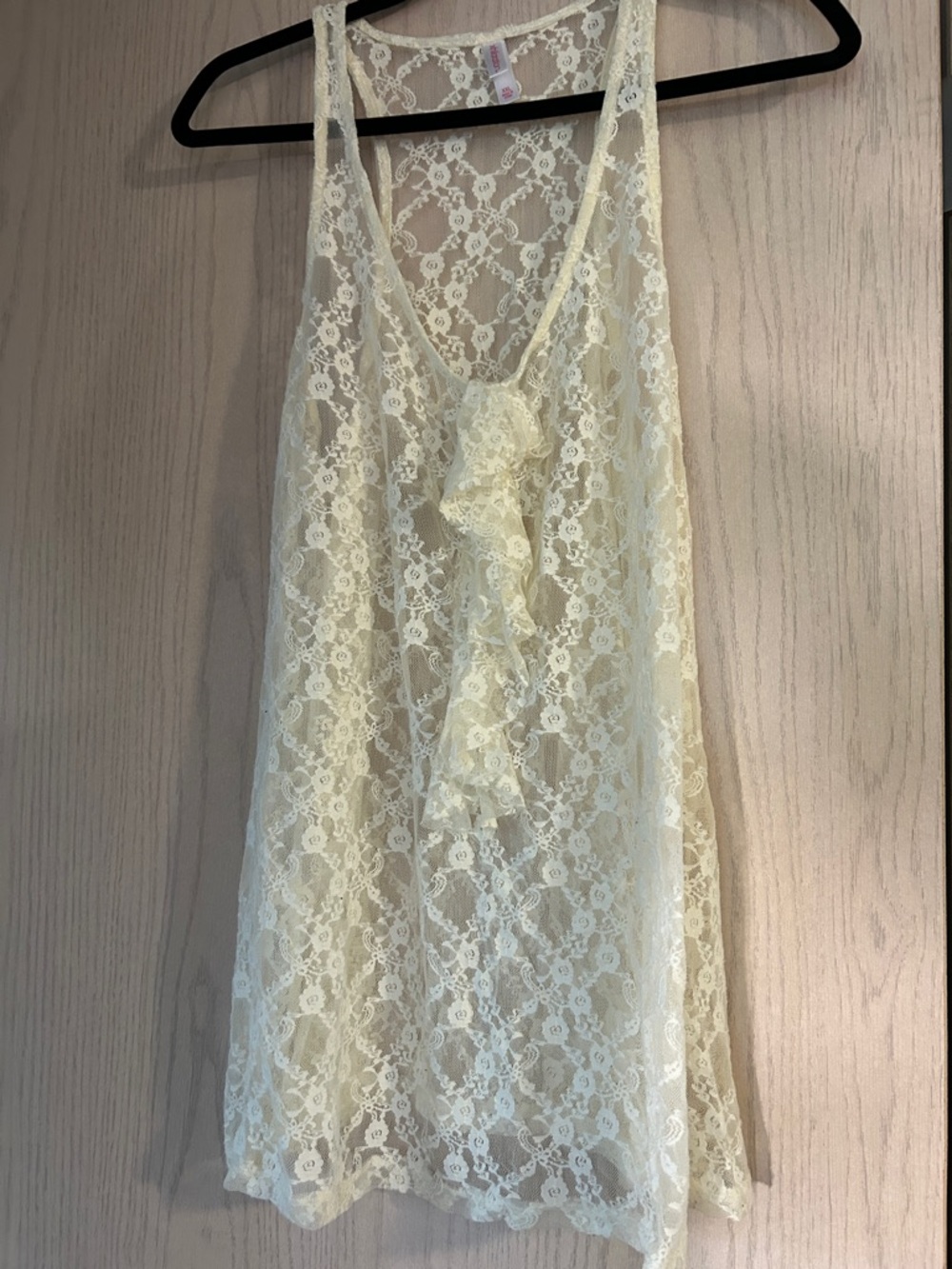 Xhilaration Cream Lace Ruffle Tank Top